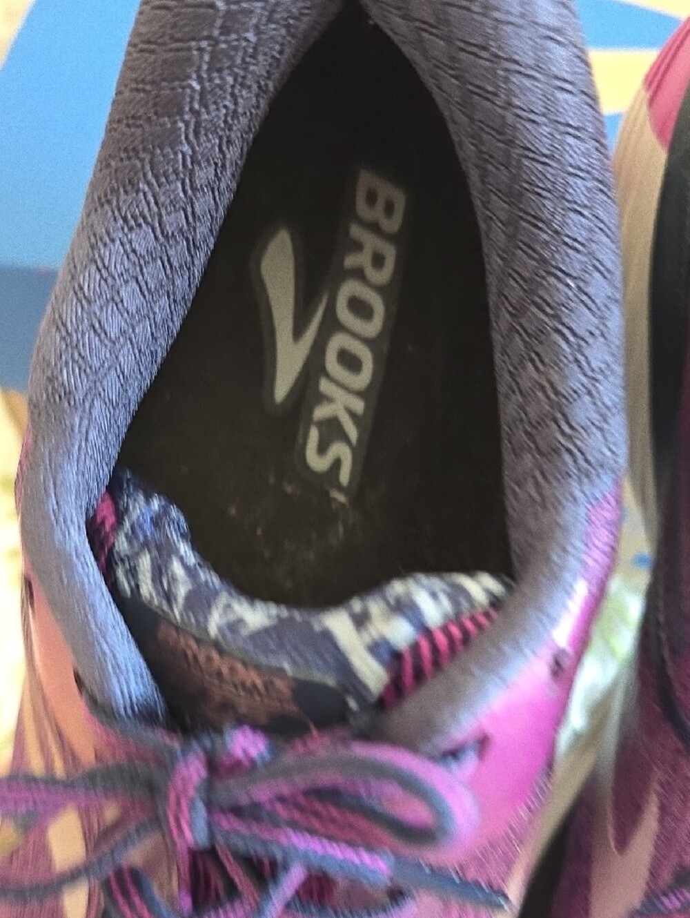 Brooks Adrenaline GTS18 Women’s Purple Athletic Running Shoes - Picture 3 of 8
